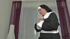 Монахиня, мне нужен любовный совет №3