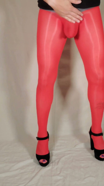 Taytlı mini etek ve seksi yüksek topuklu ayakkabılarla uzun bir gece | Klip 1