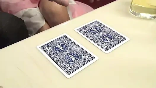 Asyalı kız bekarlığa veda partisinde kendini sikiyor