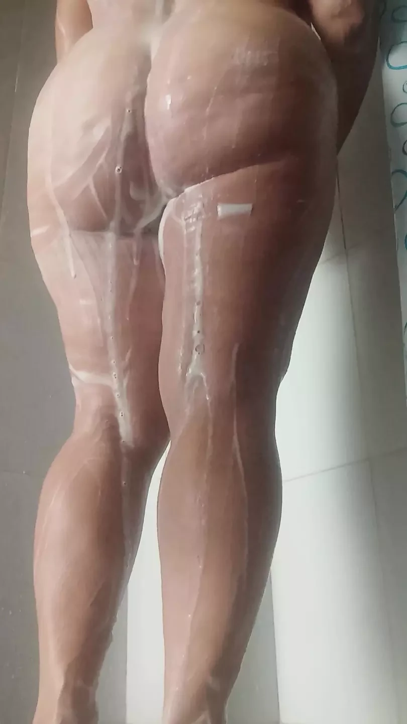 Mature Big Ass Showering Camera