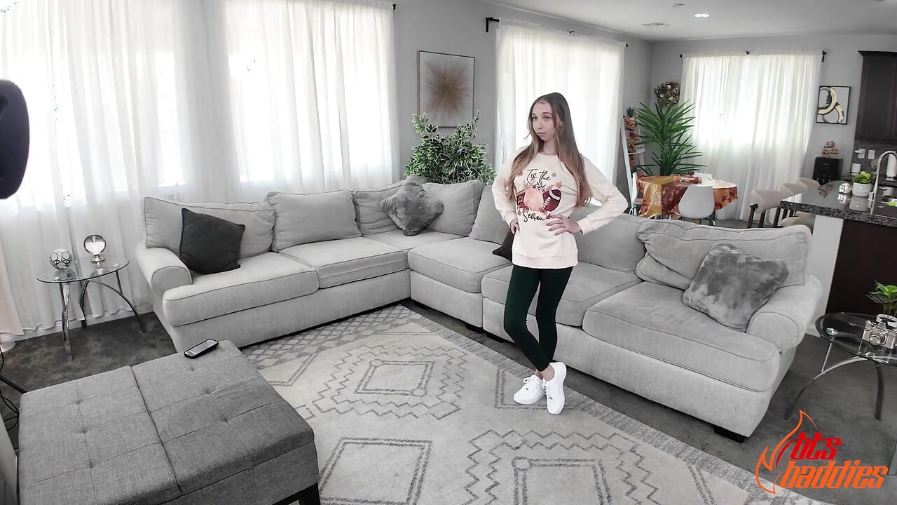 Vruća prirodna plavuša dobiva blagdanski kurac bts - Breezy Bri