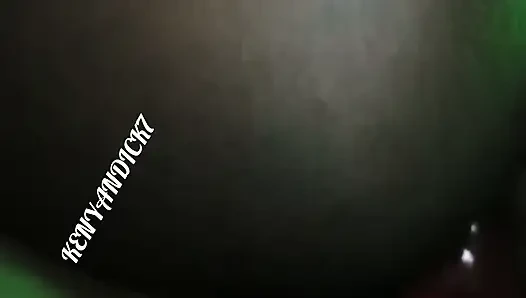 Spät in der nacht reiten auf dem schwanz meines freundes, nachdem er ihn zum abendessen besucht hat