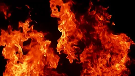 Возбужденную милфу-блондинку трахнули пальцами и игрушкой до взрывного оргазма