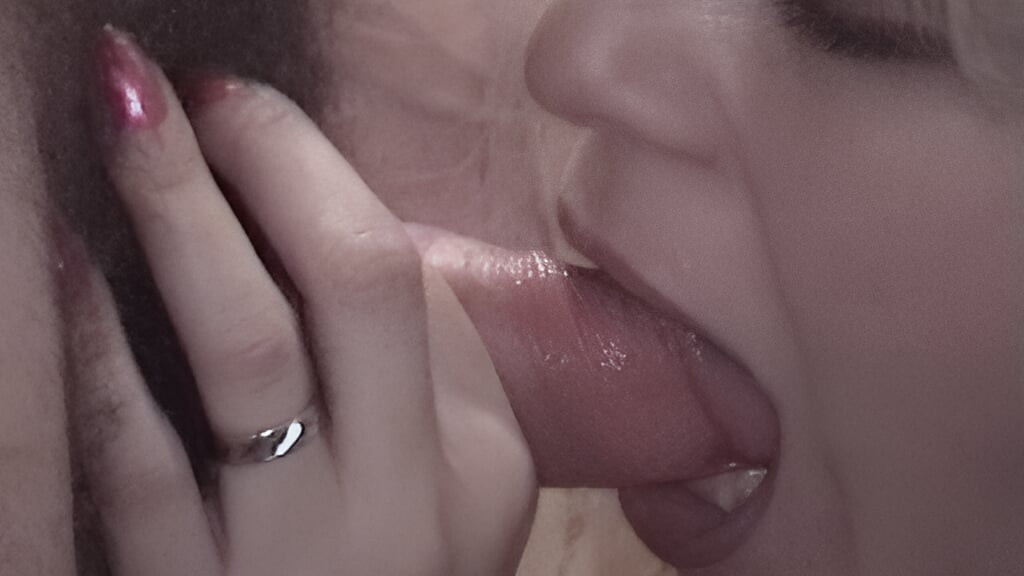 Used whore satisfies her horny boss