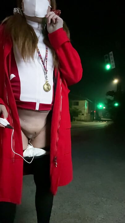 No225 Exhibitionist Walk in Bloomers