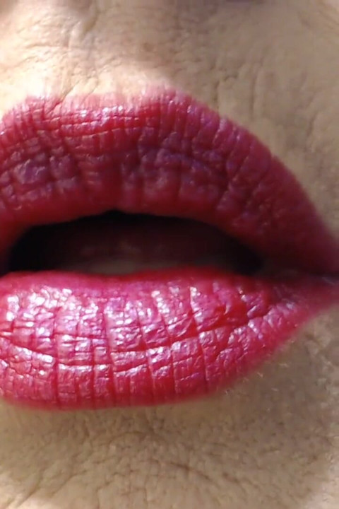 Fuchsia, rosa lippenstift-rohr