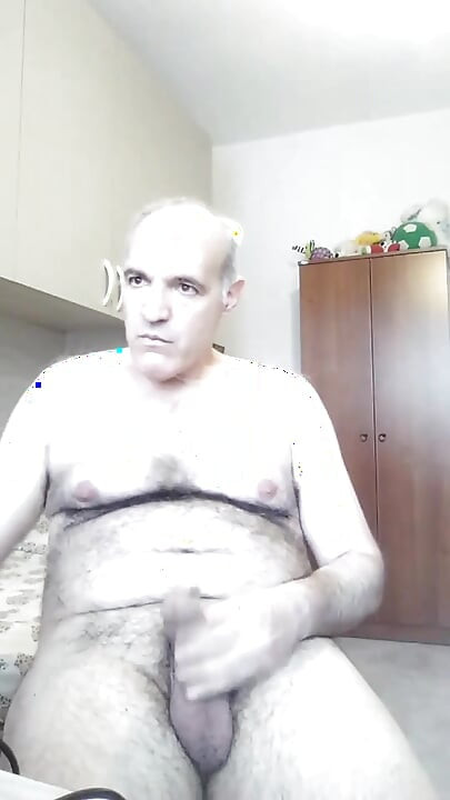 I Put Oil on My Cock and Chest and Masturbate My Penis with Pleasure