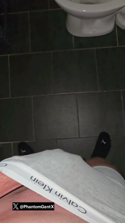 Dominanter Phantomgentx wichst seinen dicken Schwanz mit provokantem Dirty Talk – folge auf X: phantomgentx | Clip 1