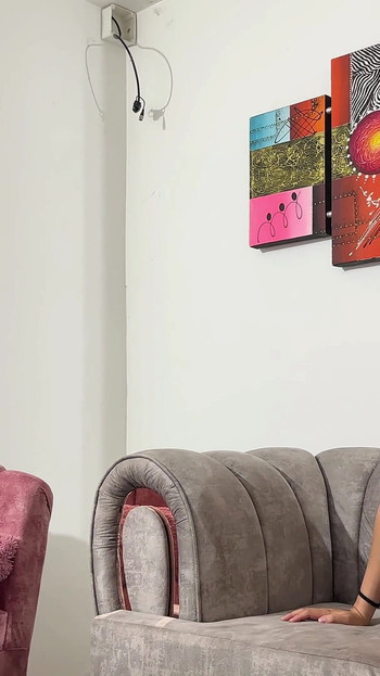 Ma demi-sœur latina filme une vidéo pour les réseaux sociaux et je suis très excitée de la voir