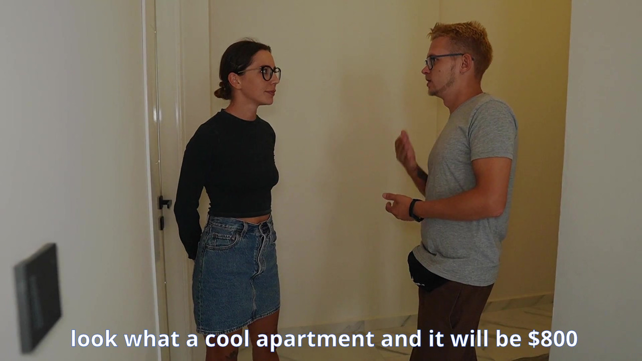 戴绿帽子的丈夫看着他的妻子从后面被操！