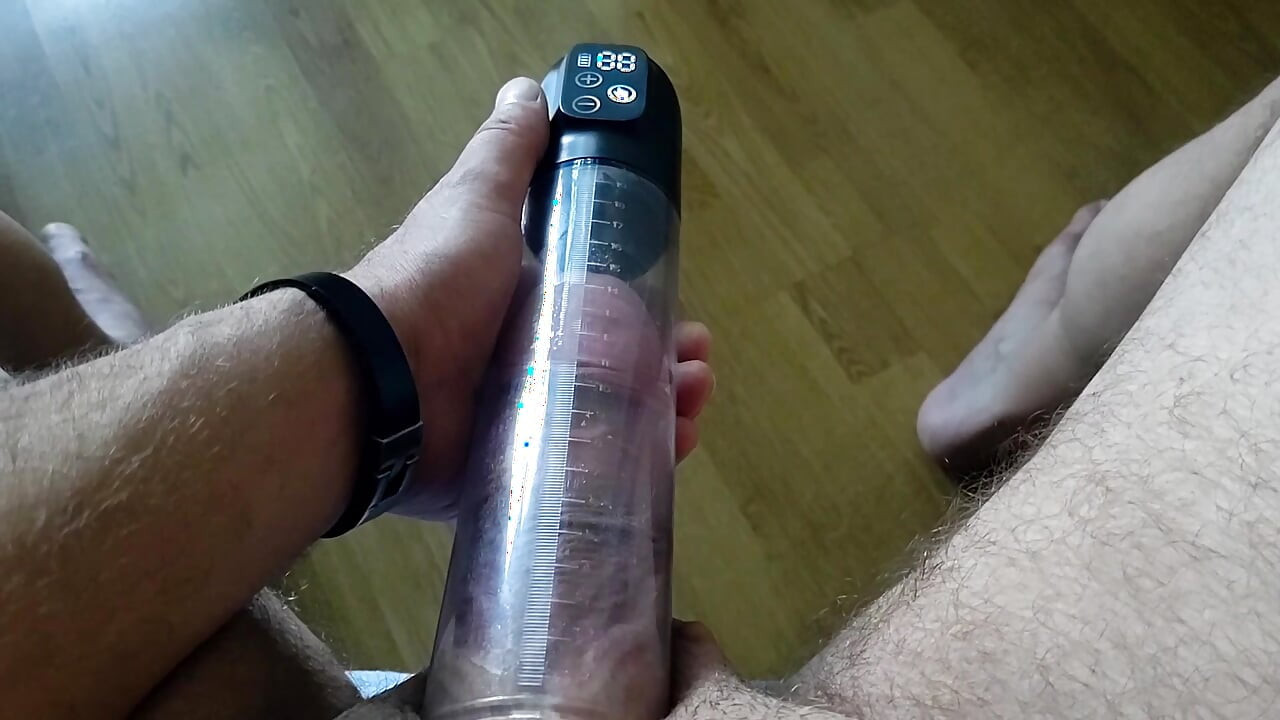 Ekstrem vakuumpumpning og penisring teaser POV