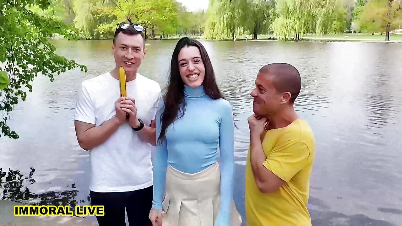 Fat Ass Freedom kochanek Briseida Myers zerżnięta w publicznym parku i podwójnie penetrowana