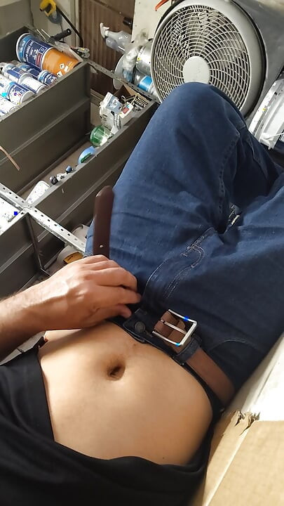 At break time a masturbated