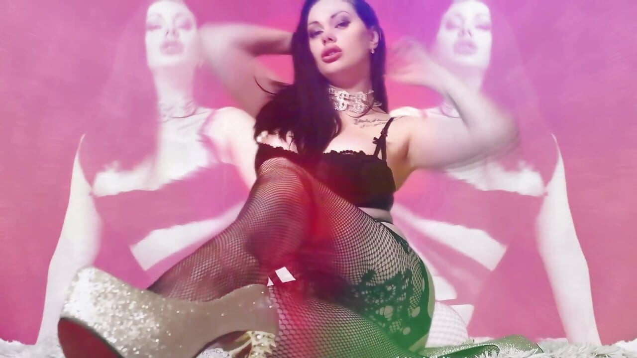 Adulmecă și spermă cu curul tău umplut de pulă ca o curvă care ești (efecte speciale adăugate)