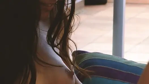 Küken wollen sexszene 1 brünette mit dickem arsch wird hart gefickt, endet mit einem cumshot im mund