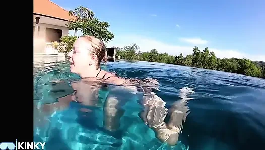 Atemerhalten-training im pool