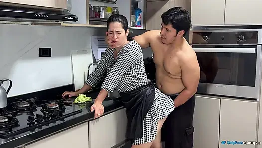 Mein chef nutzt die Unachtigkeit seiner frau aus und fickt mich sehr hart!