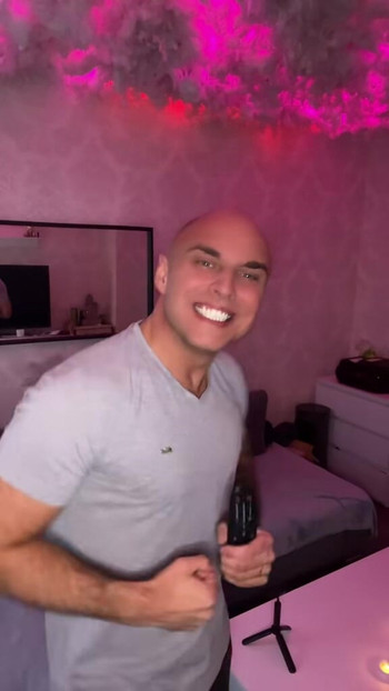 Bersyukurlah dalam hidup untuk perkara-perkara kecil dan anda akan berkembang positif 
Saya suka melayan awak