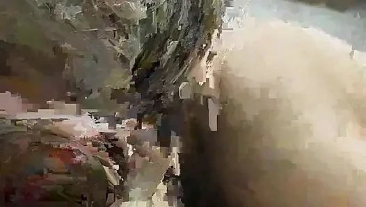 Amatör gırtlağına kadar alıyor ve ağzıma boşalıyor - döl sürtük