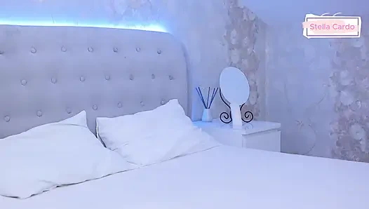 Stella Cardo лижет ее ступни