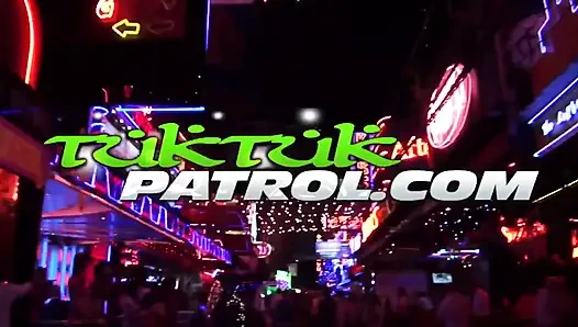 Тайская сногсшибательница с большой дойкой