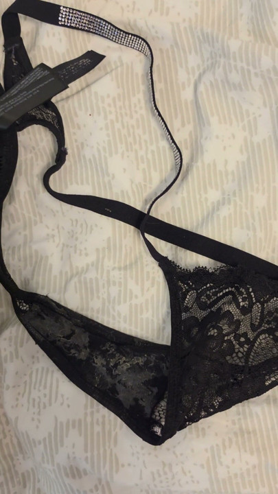 Panties Wet
Can someone tell me why my panties are full of pussies juice? Well, store in the trash anyway