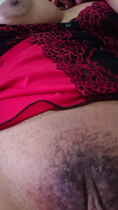 Girl masturbates on webcam.