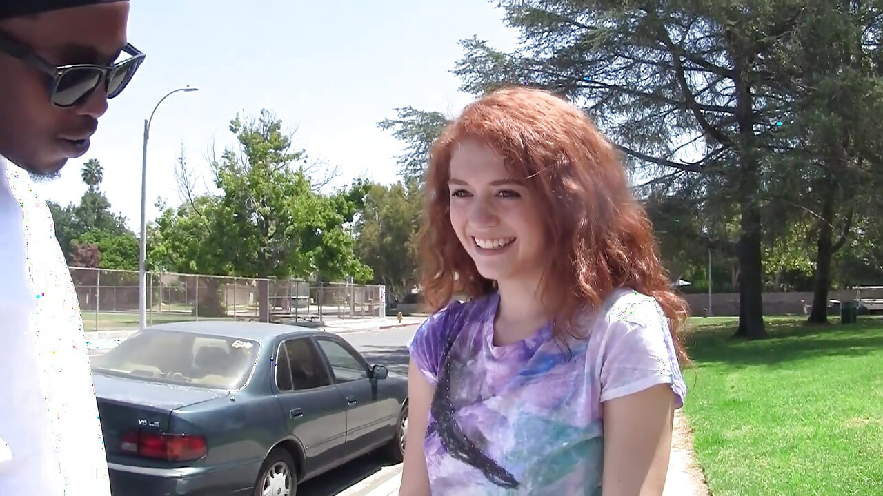 Alice Green mengambil zakar hitam besar