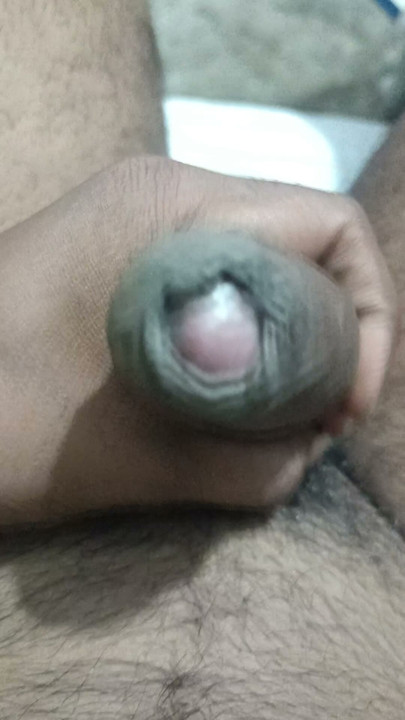 Ich muss ein bett mit meinem stiefbruer und seinem besten freund teilen