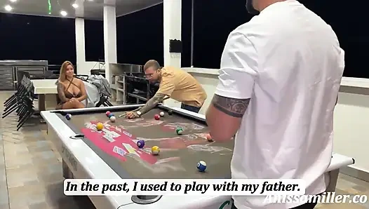 Aldatılmış eşim bahsi kaybetti ve en iyi arkadaşının beni almasına izin vermek zorunda kaldı