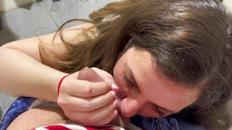 Blonde fucked and they break her ass without a condom