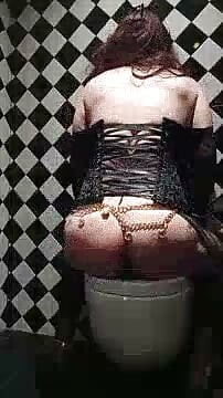 Horny Arabic gurl slut
