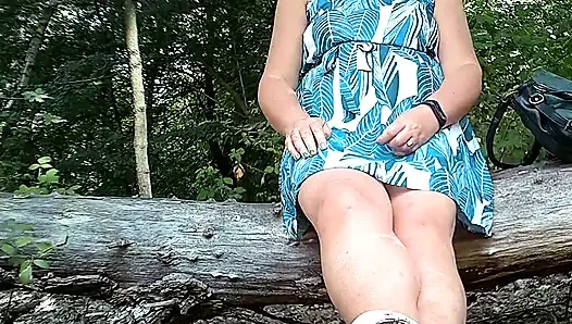 Handjob outdoors in the park in hot weather