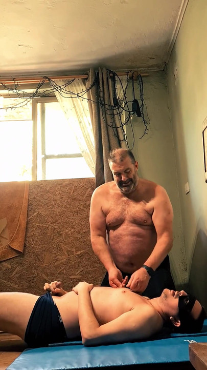Silver Daddy Boxer Vs Jobber: Strength, Submission, and Tension