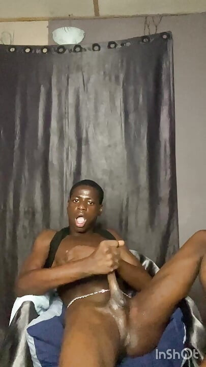 Guys slay queen is that bad bitch full  video is here