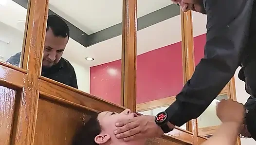 Потрясающий анальный секс, с спермой, заполняющей задницу