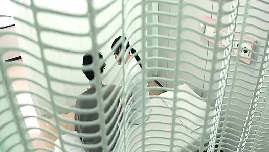 Perawat cantik hono menariknya ke dalam perselingkuhan terlarang yang tidak bisa lagi dia tolak