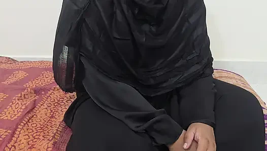 Ich nahm den privaten Tutor in das Zimmer und fickte sie.