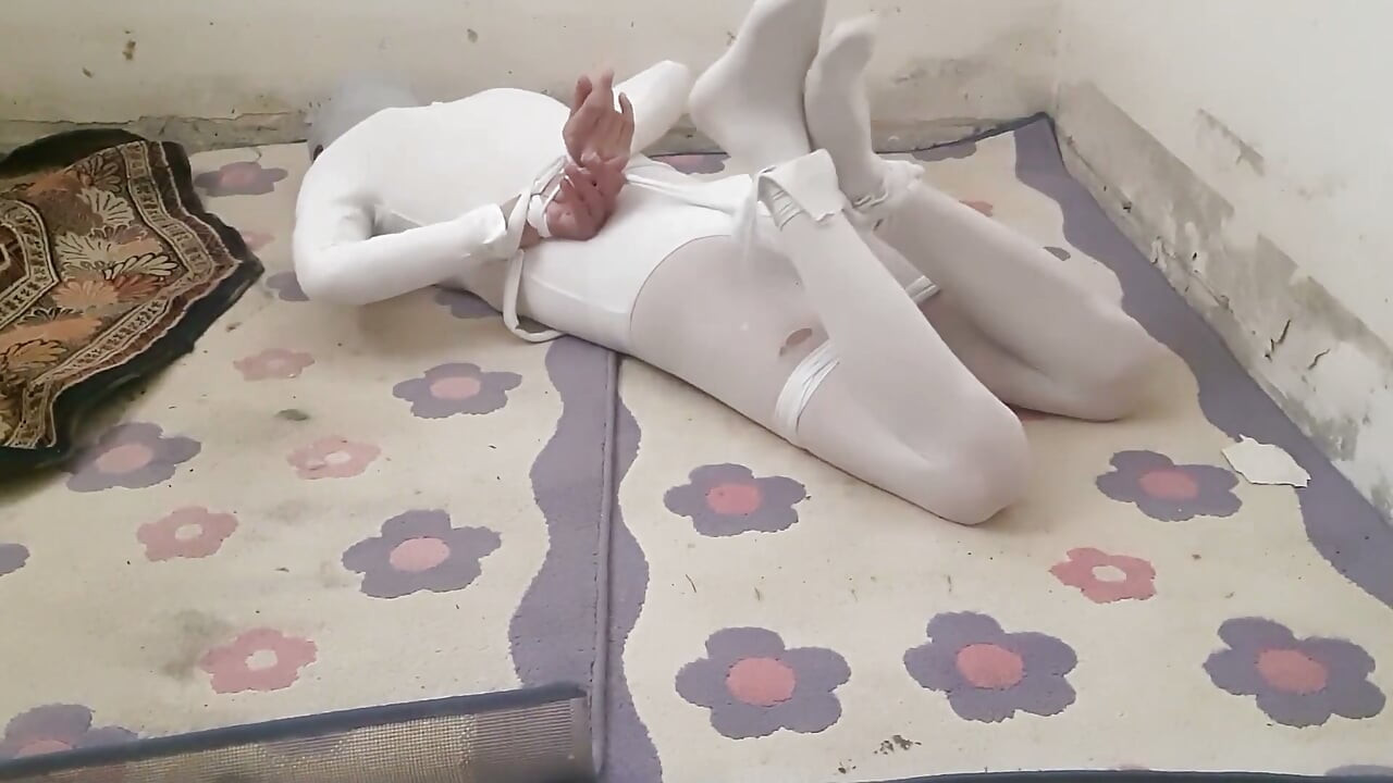 Bağlı Sürtük Köle