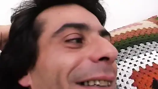 Zwei wunderbare titten sind bereit, geleckt zu werden