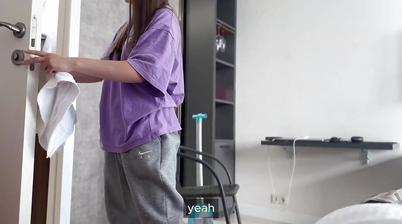 I the Cleaning Lady to Show Her Charms and Have Sex