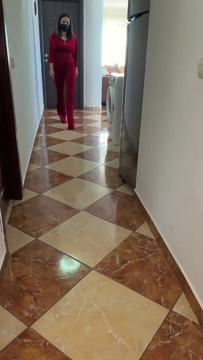 Red Velvet Fart Queen