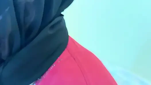 Fucking a Chubby Muslim Mother-in-law Wearing a Red Burqa & Hijab (Part-2)