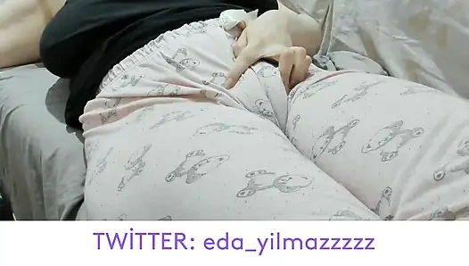 CAMEL TOE- MASTURBATION IN PAJAMAS- PUFFED PUSSY- SWOLLEN PUSSY- BIG PUSSY- TURKISH PORN- TURKISH MILF