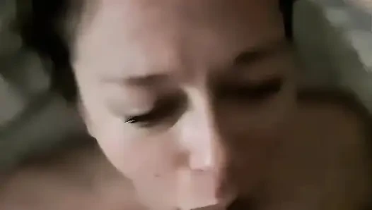 Fütterte seinen schwanz