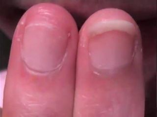 32 - Olivier hands and nails fetish Handworship (2013)