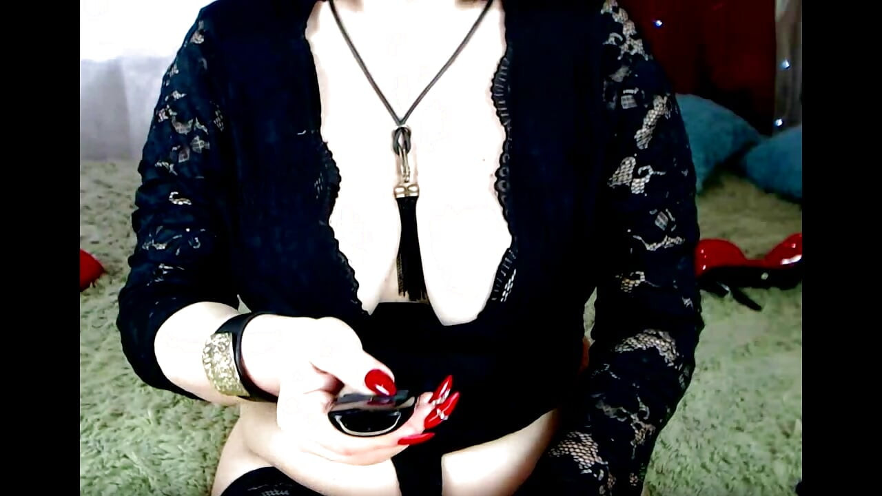 Aimee Hot MILF - Dzień w życiu fajnej dojrzałej dziwki kamerze z Moskwy .!. ))