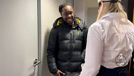 Gergin el ilanı çok özel bir iniş yapıyor