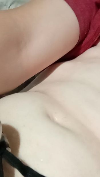 Femboy xuất tinh trong lồng trinh tiết với âm hộ mông rung cảm