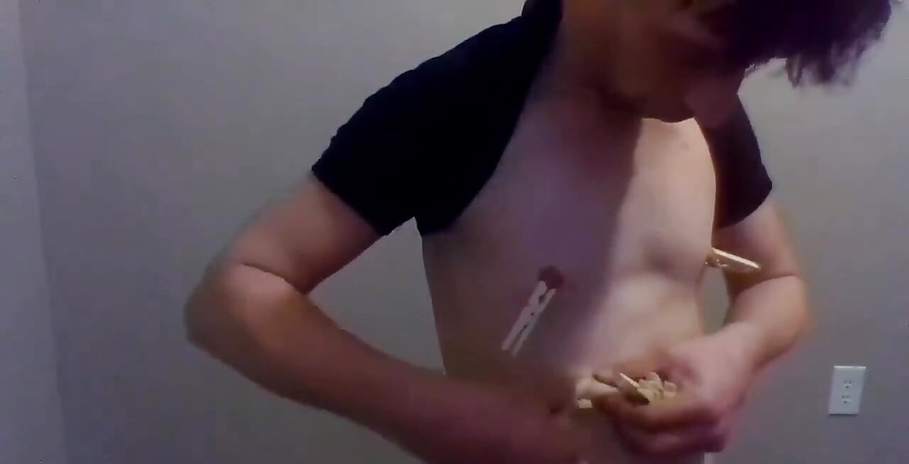 Video fanclub fetish bermain jepitan baju bulan ini